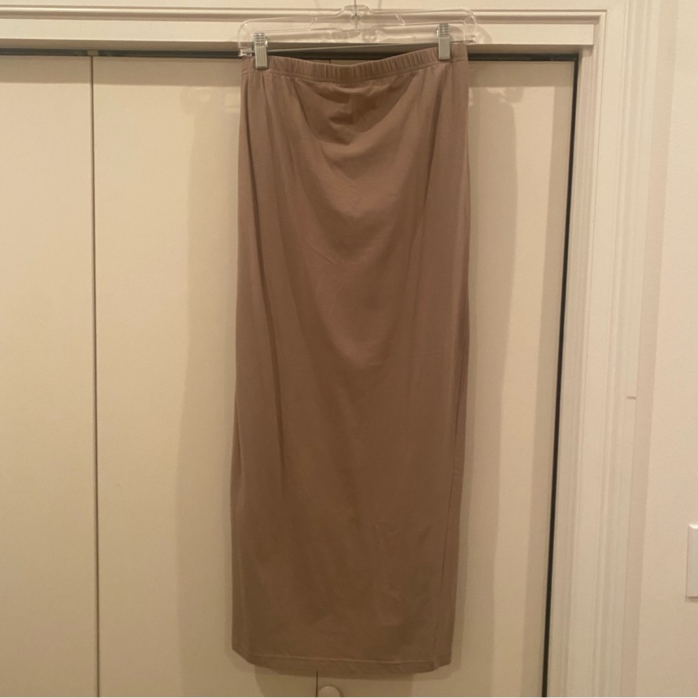 H&M Taupe fitted maternity skirt